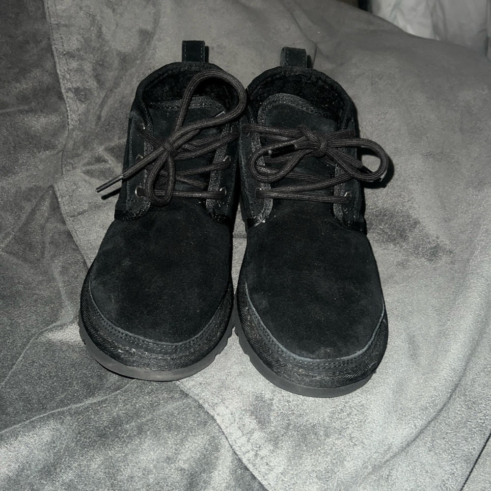 UGG neumel